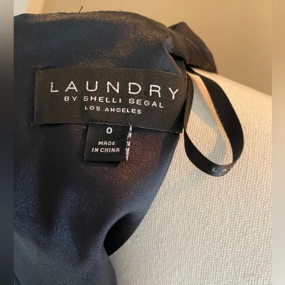 Laundry By Shelli Segal Black and Gold Mini Dress - Picture 7 of 9